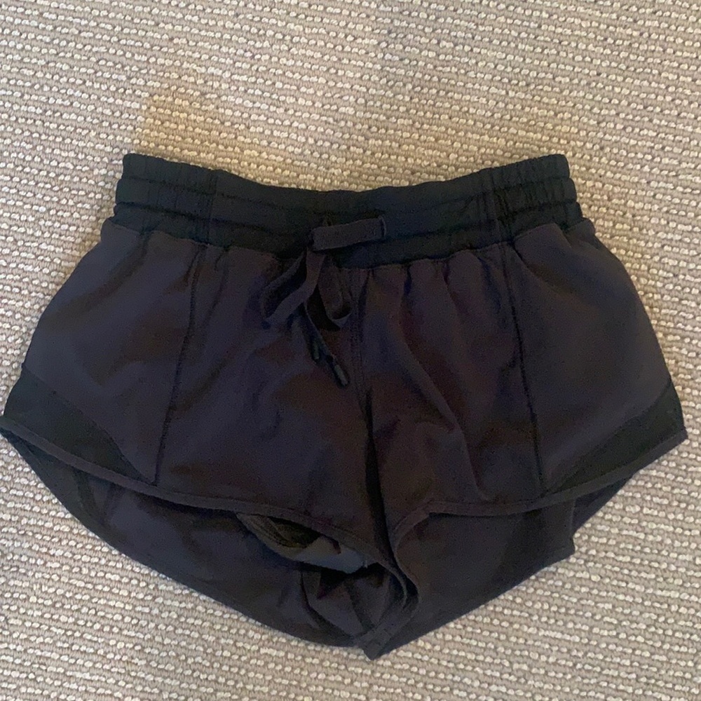 Lululemon Hotty Hot Low Rise 2.5 inch